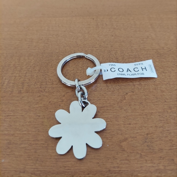 NWT COACH Daisy Keychain in Pink! - Picture 2 of 5